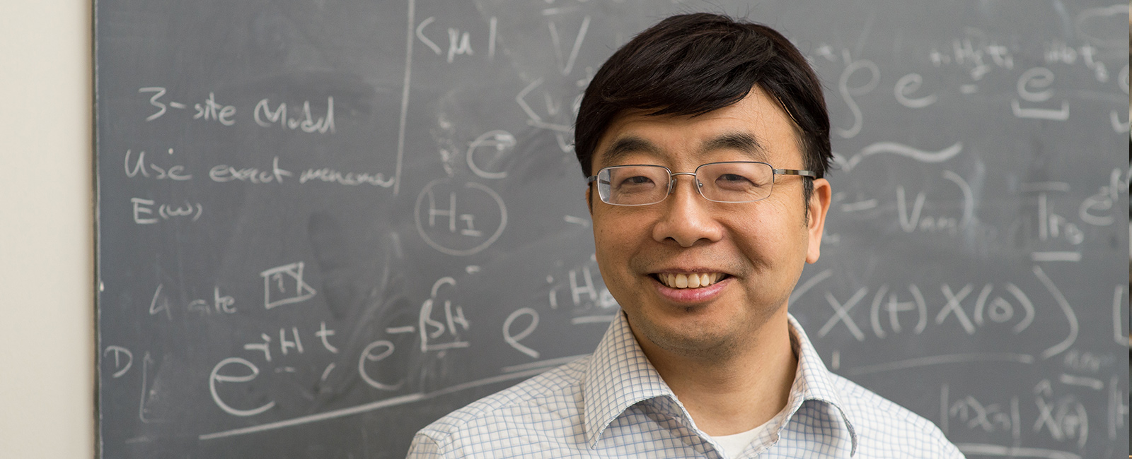 Photo of Professor Jianshu Cao